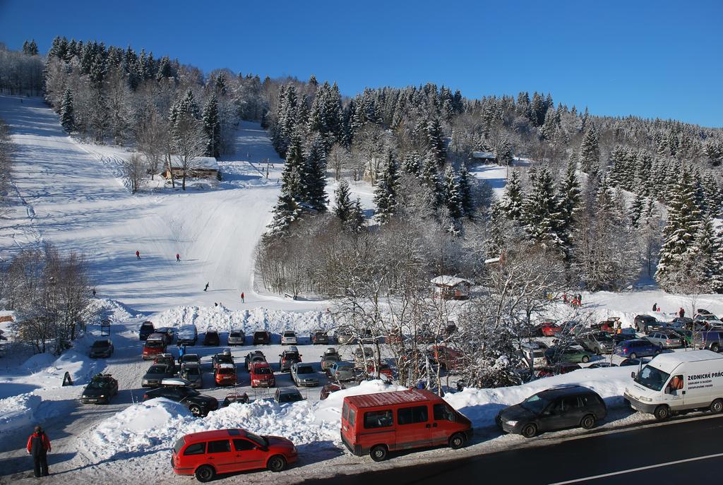 Železná Ruda Apartmany Base Camp מראה חיצוני תמונה